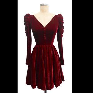 ISO Candice Gwinn Red Velvet Victorian Mini Around Size 6